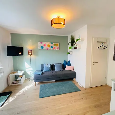 Sonnige, Ruhige Gartenwohnung Mit Terrasse U. Garten Appartement Oberhaching