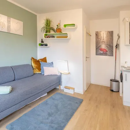 Sonnige, Ruhige Gartenwohnung Mit Terrasse U. Garten Appartement Oberhaching