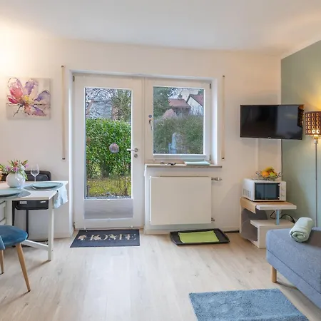 Appartement Sonnige, Ruhige Gartenwohnung Mit Terrasse U. Garten *