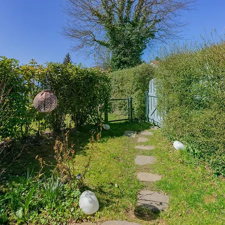 Sonnige, Ruhige Gartenwohnung Mit Terrasse U. Garten Lejlighed Oberhaching