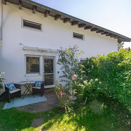 Lejlighed Sonnige, Ruhige Gartenwohnung Mit Terrasse U. Garten Oberhaching