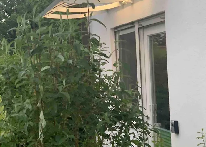 Sonnige, Ruhige Gartenwohnung Mit Terrasse U. Garten Apartmán *