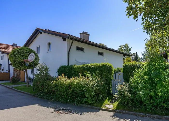 Sonnige, Ruhige Gartenwohnung Mit Terrasse U. Garten