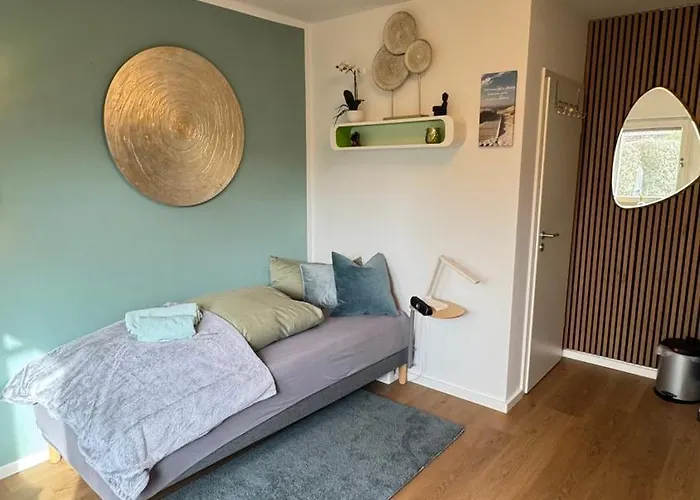 Apartmán Sonnige, Ruhige Gartenwohnung Mit Terrasse U. Garten *